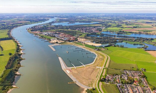 Walstroom verplicht in de haven van Spijk