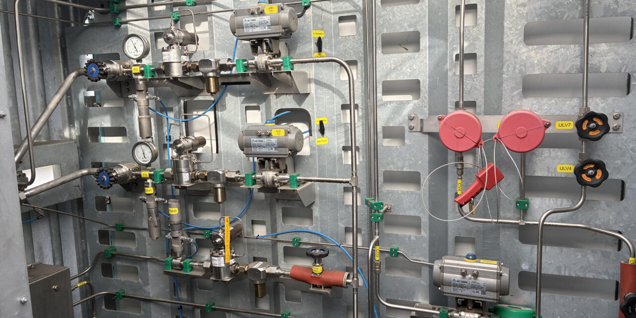 H2 Barge 2 aangedreven door Hydrogen (waterstof)