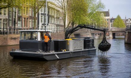 Amsterdamse waterbouwvloot groeit door naar volledig elektrisch